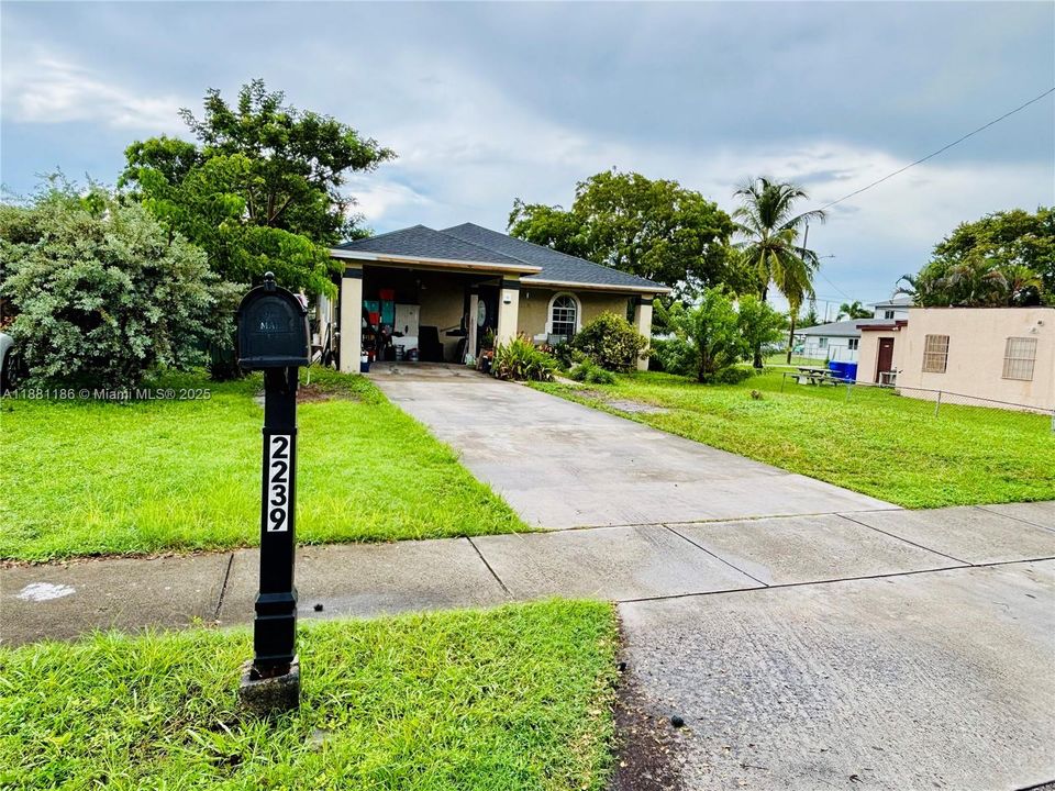 Vendido Recientemente: $449,000 (3 camas, 2 baños, 1394 Pies cuadrados)