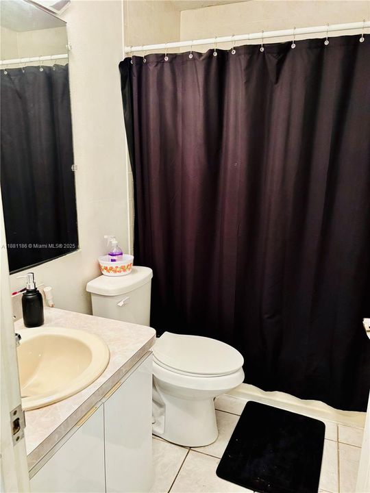 Vendido Recientemente: $449,000 (3 camas, 2 baños, 1394 Pies cuadrados)