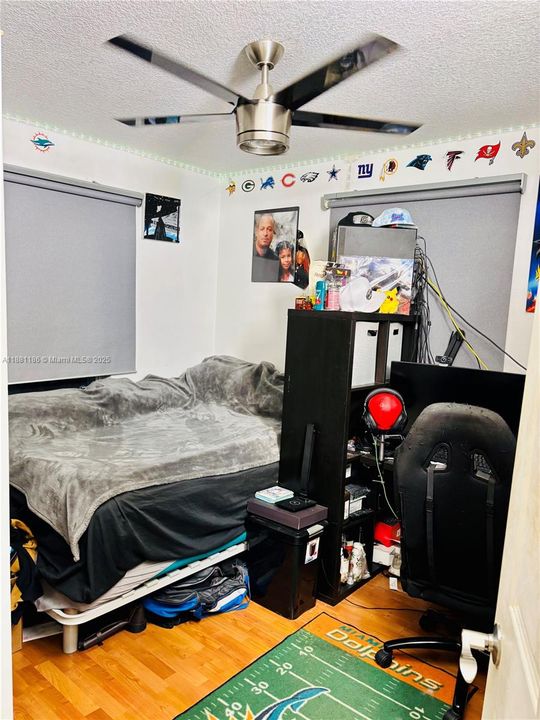 Vendido Recientemente: $449,000 (3 camas, 2 baños, 1394 Pies cuadrados)