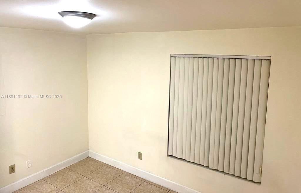 Под контрактом: $1,750 (1 спален, 1 ванн, 693 Квадратных фут)