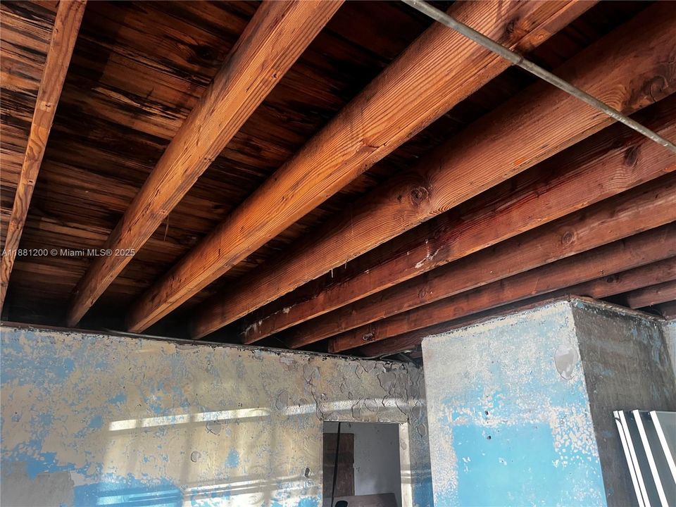 待售: $340,000 (2 贝兹, 1 浴室, 1267 平方英尺)