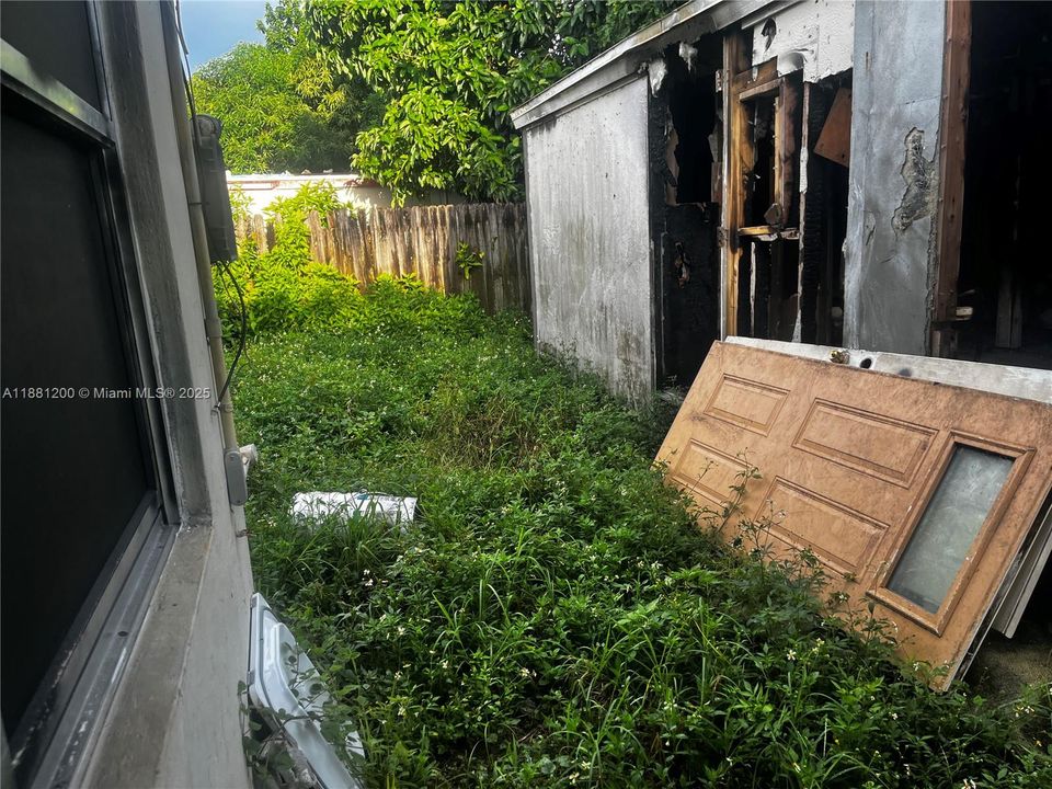 待售: $340,000 (2 贝兹, 1 浴室, 1267 平方英尺)