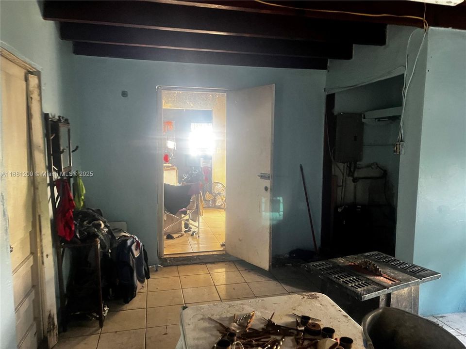 待售: $340,000 (2 贝兹, 1 浴室, 1267 平方英尺)