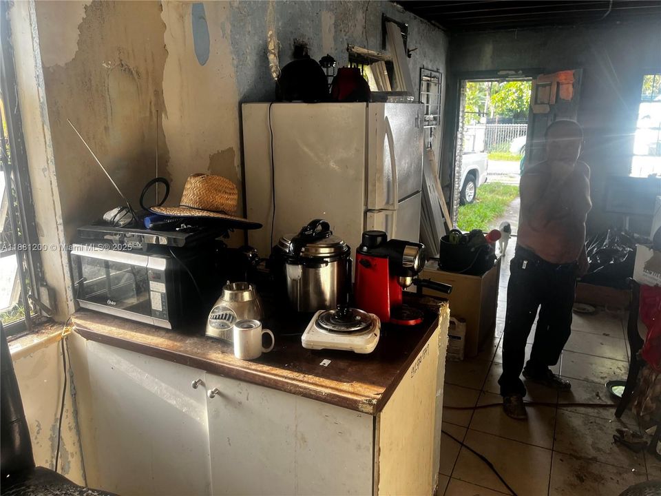 待售: $340,000 (2 贝兹, 1 浴室, 1267 平方英尺)