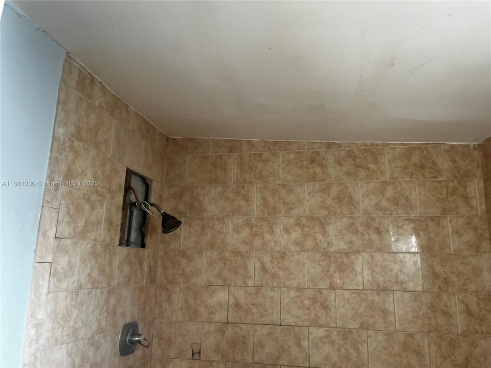 待售: $340,000 (2 贝兹, 1 浴室, 1267 平方英尺)