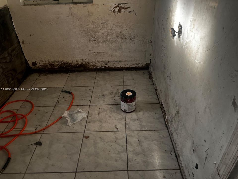 待售: $340,000 (2 贝兹, 1 浴室, 1267 平方英尺)