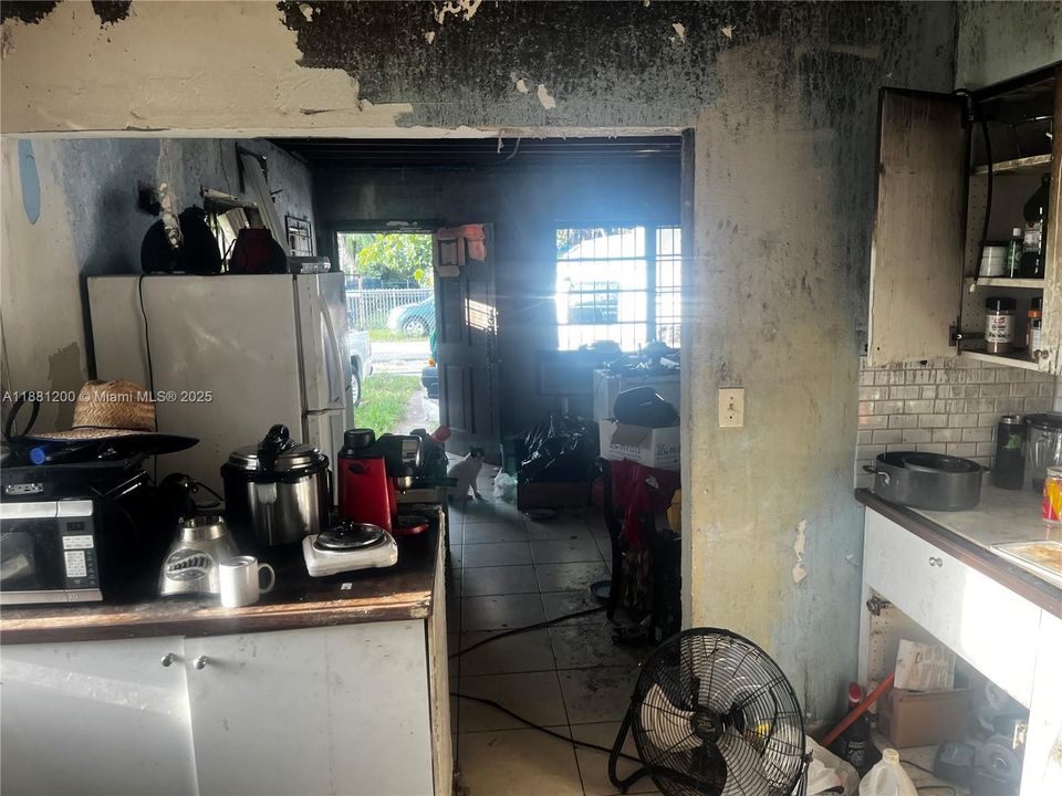 待售: $340,000 (2 贝兹, 1 浴室, 1267 平方英尺)