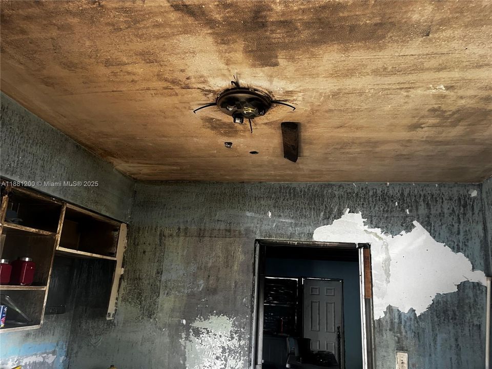 待售: $340,000 (2 贝兹, 1 浴室, 1267 平方英尺)