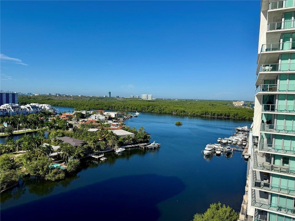 For Sale: $1,699,000 (3 beds, 3 baths, 1892 Square Feet)