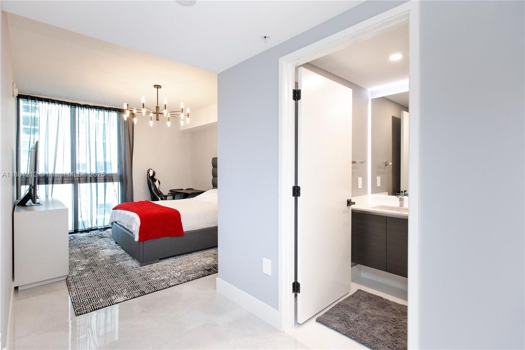 For Sale: $1,699,000 (3 beds, 3 baths, 1892 Square Feet)