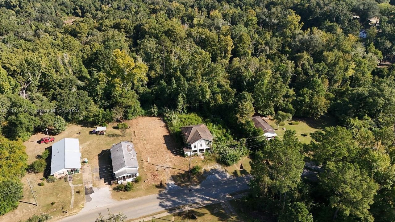 待售: $7,800 (0.24 acres)