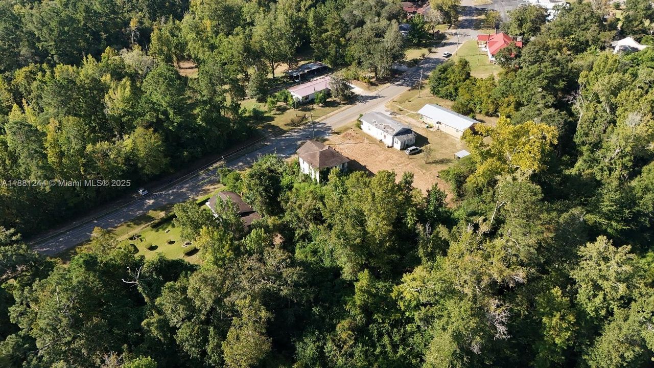 待售: $7,800 (0.24 acres)