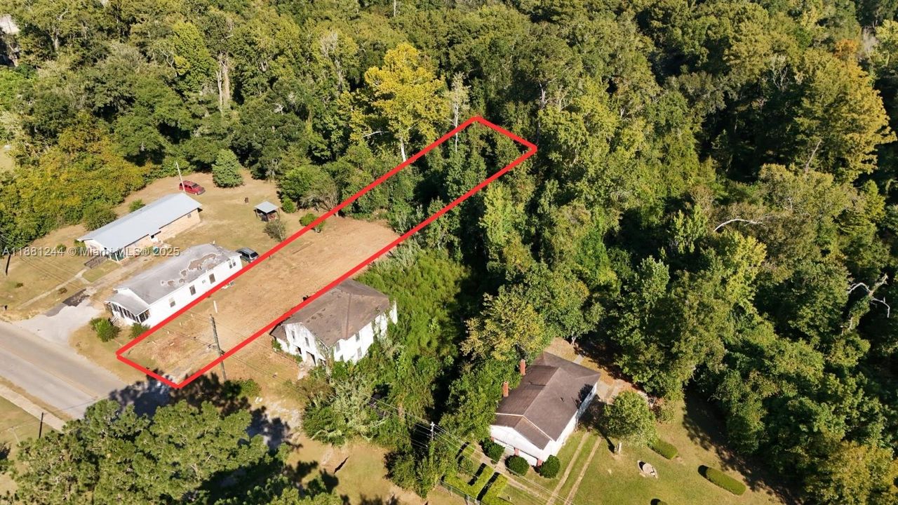 待售: $7,800 (0.24 acres)