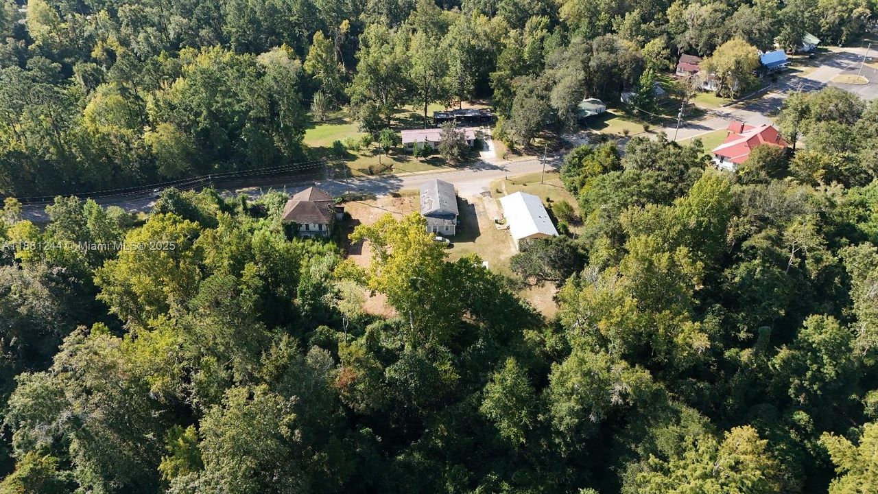 待售: $7,800 (0.24 acres)