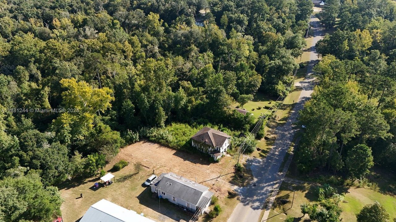 待售: $7,800 (0.24 acres)