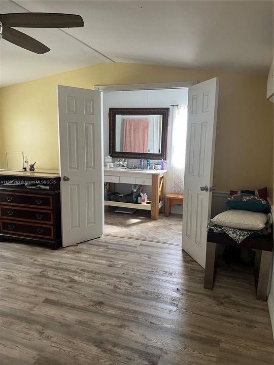 待售: $327,000 (2 贝兹, 1 浴室, 0 平方英尺)