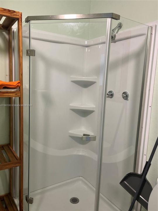 待售: $327,000 (2 贝兹, 1 浴室, 0 平方英尺)