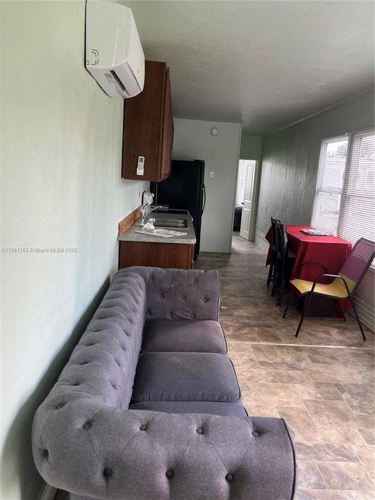 待售: $327,000 (2 贝兹, 1 浴室, 0 平方英尺)