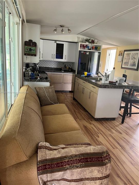 待售: $327,000 (2 贝兹, 1 浴室, 0 平方英尺)