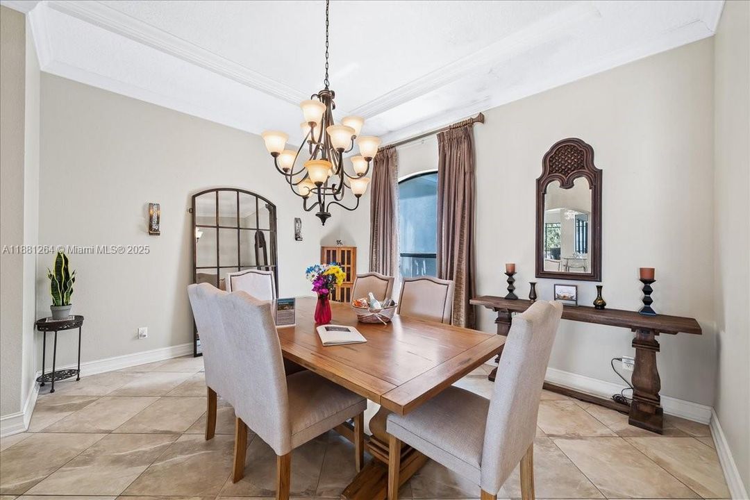 待售: $1,190,000 (5 贝兹, 4 浴室, 3727 平方英尺)