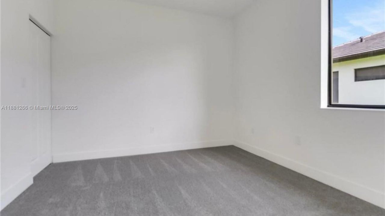 Recientemente alquilado: $3,175 (4 camas, 3 baños, 1903 Pies cuadrados)