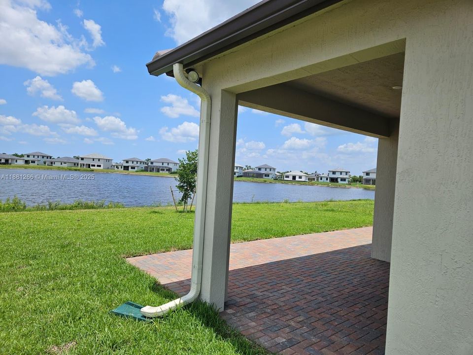 Recientemente alquilado: $3,175 (4 camas, 3 baños, 1903 Pies cuadrados)