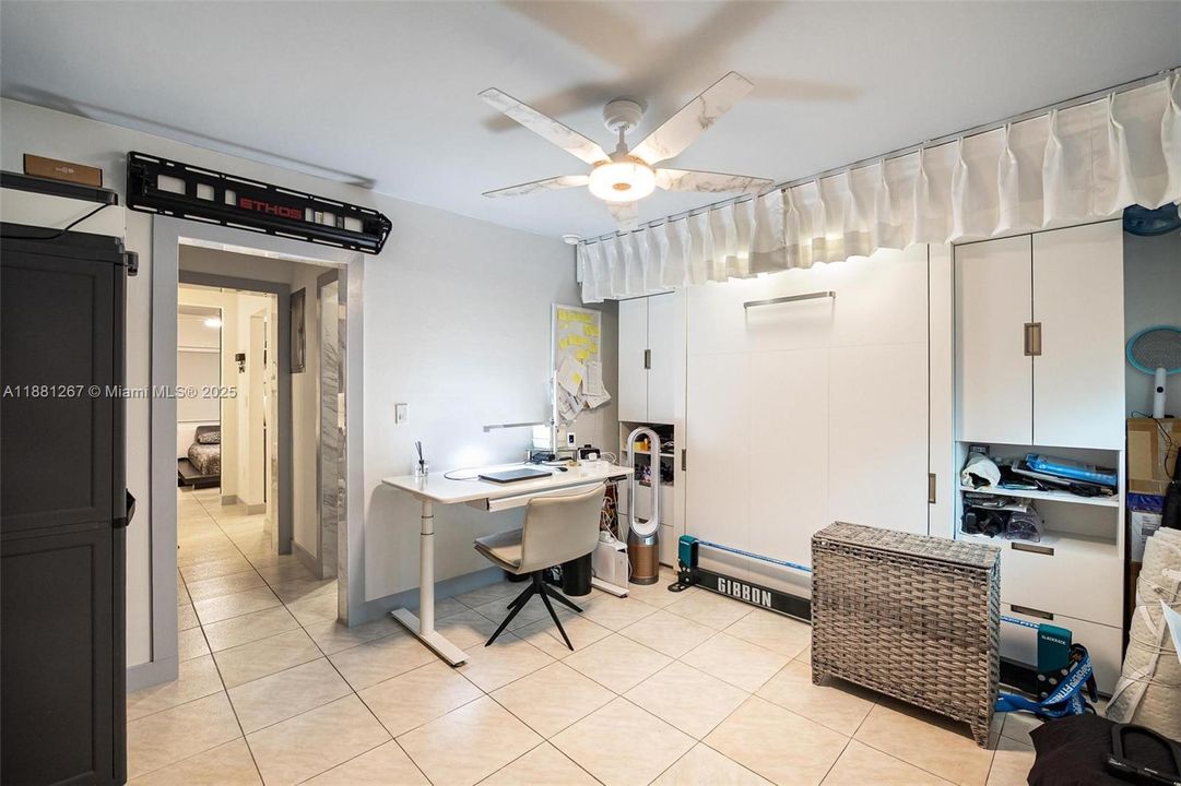 最近售出: $190,000 (1 贝兹, 1 浴室, 600 平方英尺)