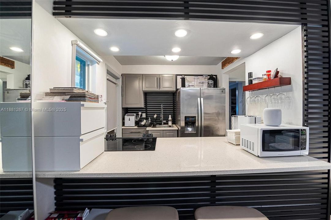 最近售出: $190,000 (1 贝兹, 1 浴室, 600 平方英尺)