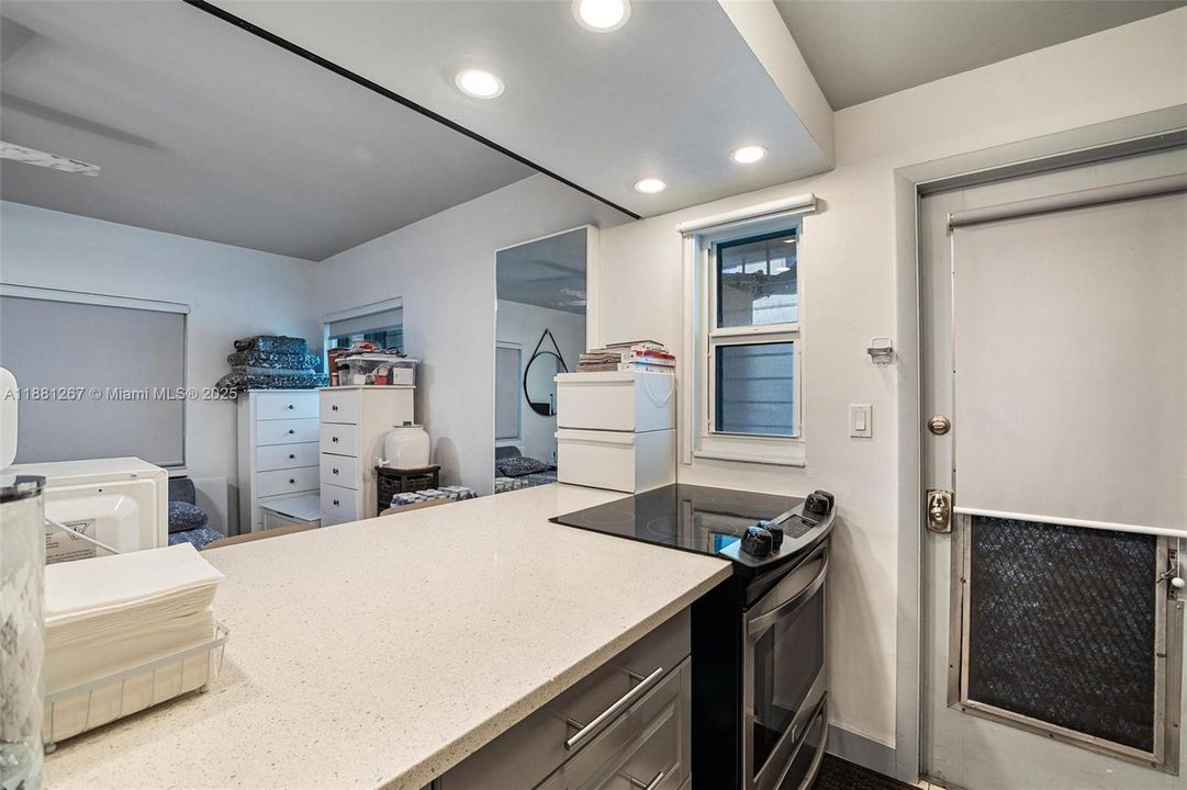 最近售出: $190,000 (1 贝兹, 1 浴室, 600 平方英尺)