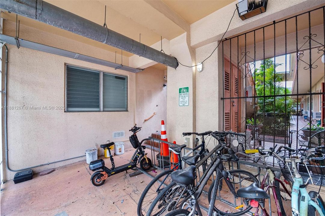 最近售出: $190,000 (1 贝兹, 1 浴室, 600 平方英尺)