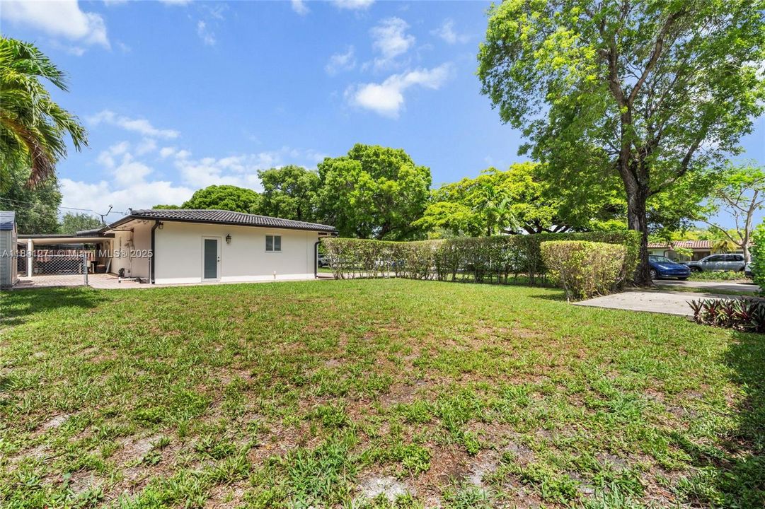 Под контрактом: $849,900 (4 спален, 3 ванн, 1578 Квадратных фут)