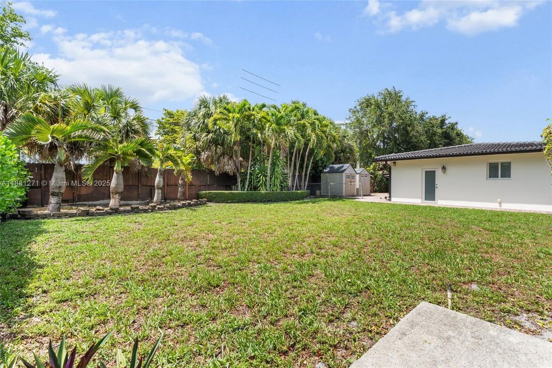 Под контрактом: $849,900 (4 спален, 3 ванн, 1578 Квадратных фут)