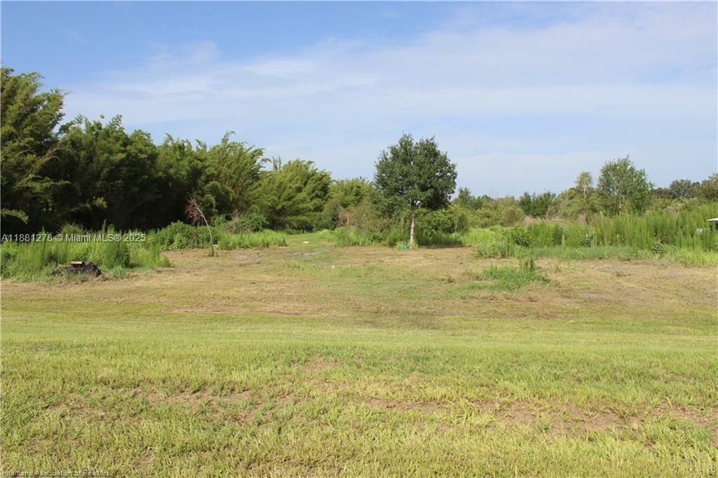 最近售出: $415,000 (3 贝兹, 2 浴室, 1504 平方英尺)