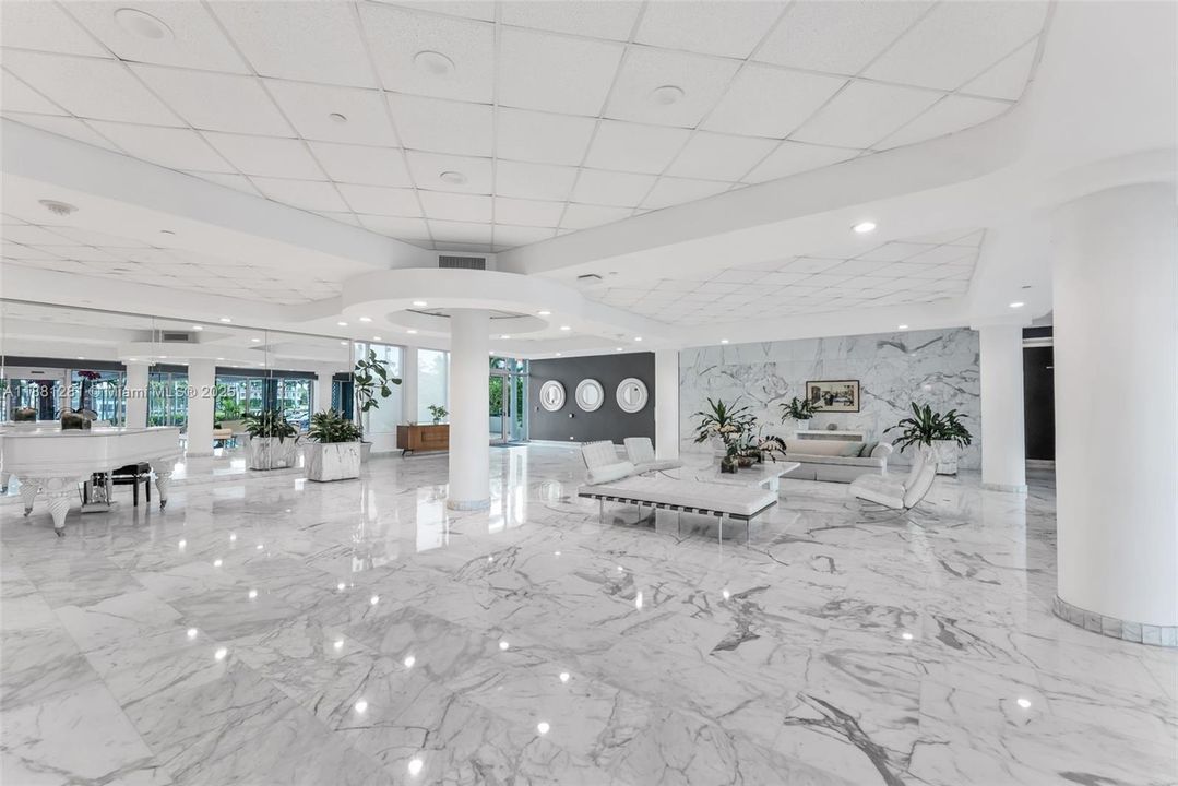 Под контрактом: $549,000 (2 спален, 2 ванн, 1260 Квадратных фут)