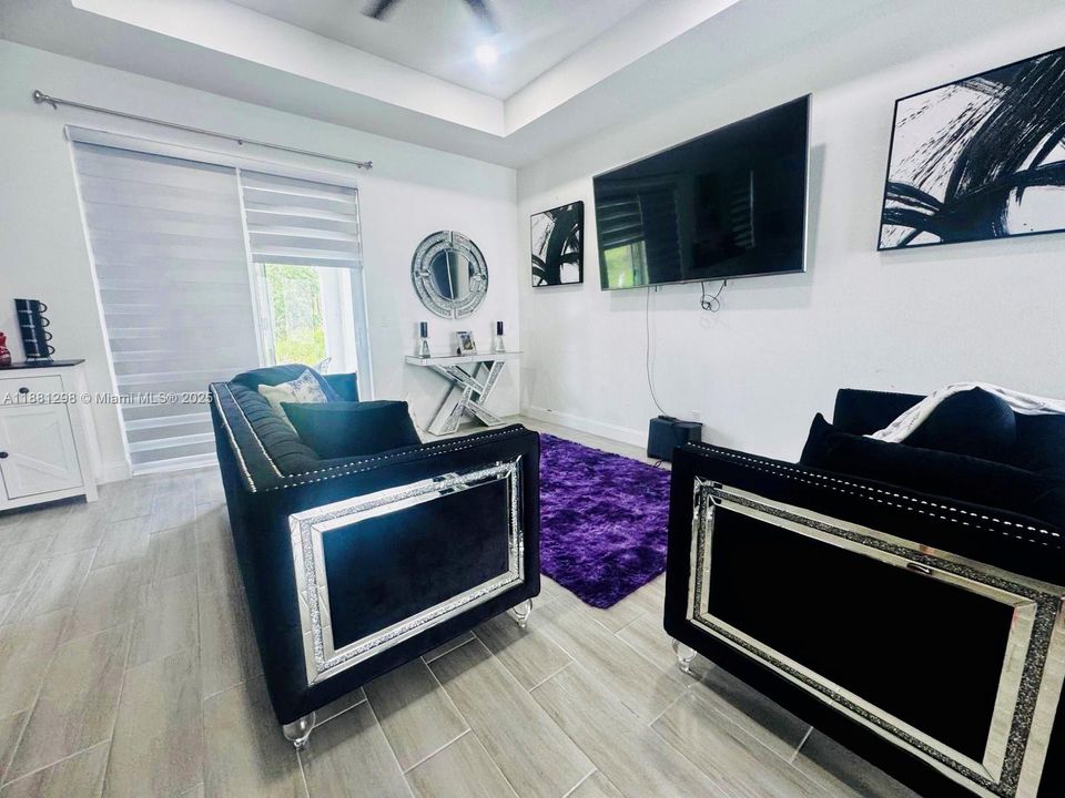 Recientemente alquilado: $2,200 (3 camas, 2 baños, 1630 Pies cuadrados)