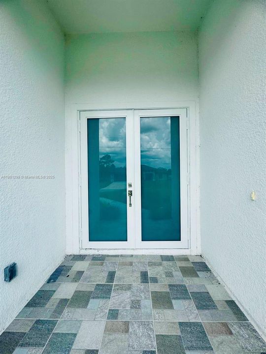 Recientemente alquilado: $2,200 (3 camas, 2 baños, 1630 Pies cuadrados)