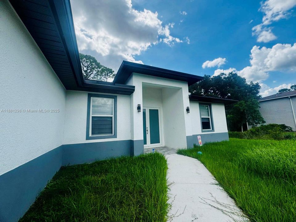 Recientemente alquilado: $2,200 (3 camas, 2 baños, 1630 Pies cuadrados)