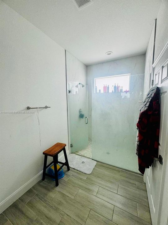 Recientemente alquilado: $2,200 (3 camas, 2 baños, 1630 Pies cuadrados)