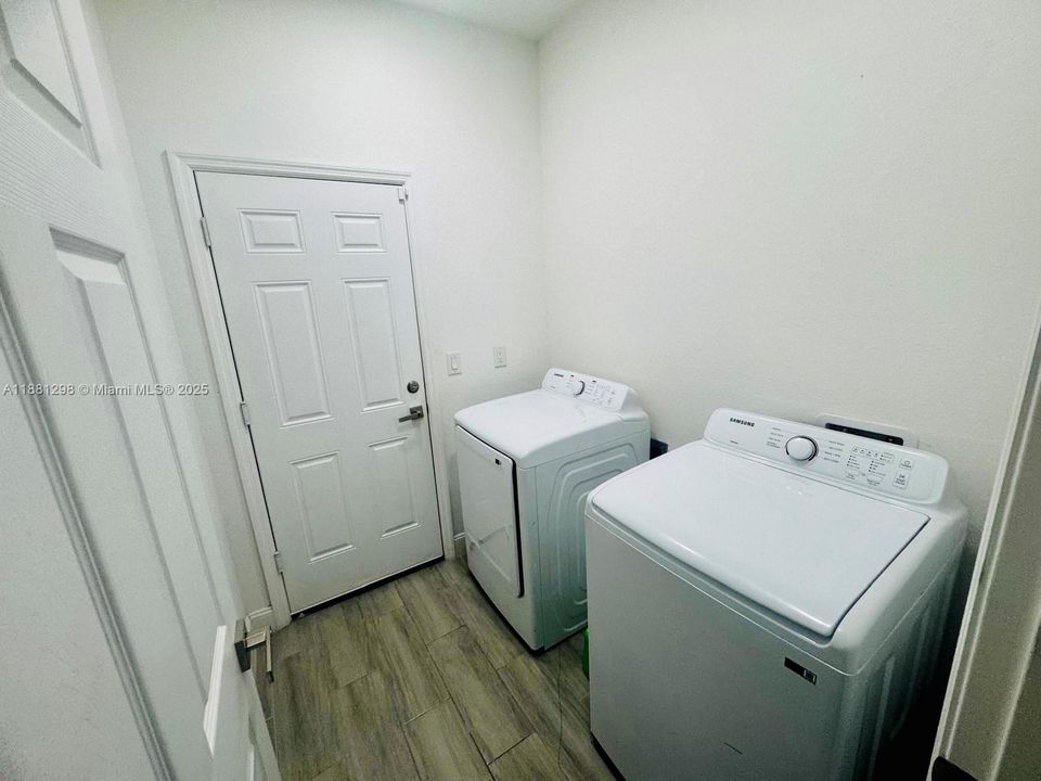 Recientemente alquilado: $2,200 (3 camas, 2 baños, 1630 Pies cuadrados)