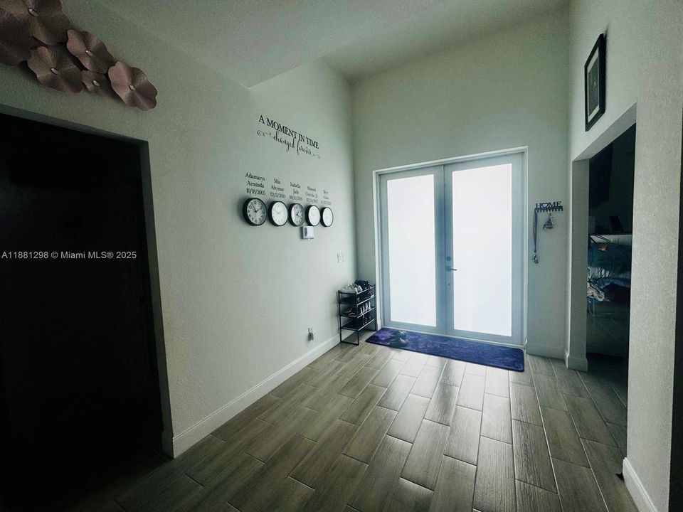 Recientemente alquilado: $2,200 (3 camas, 2 baños, 1630 Pies cuadrados)