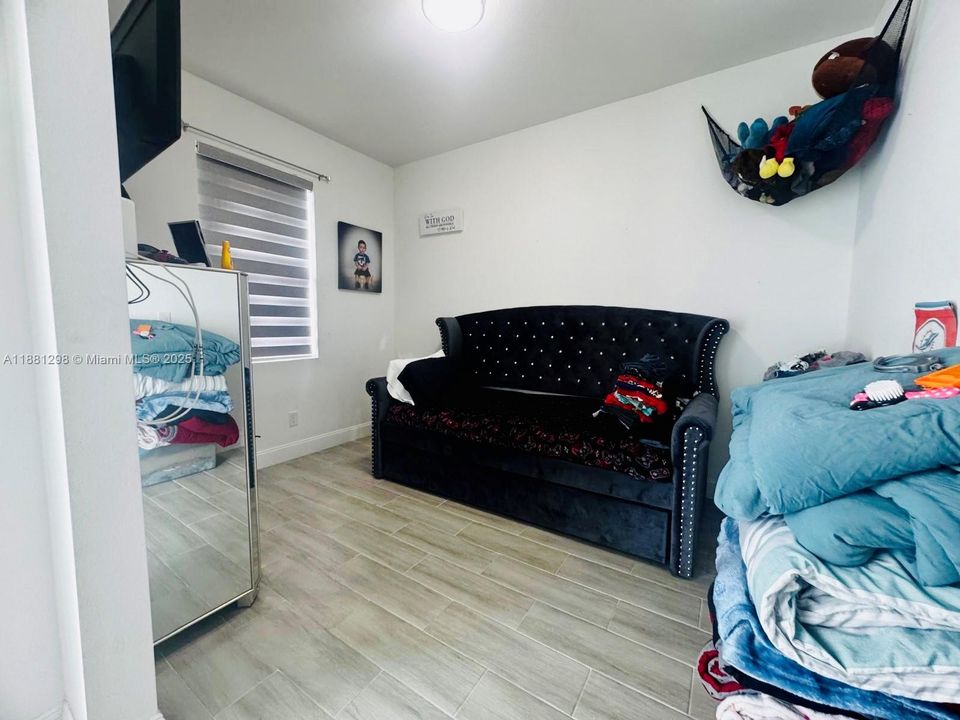 Recientemente alquilado: $2,200 (3 camas, 2 baños, 1630 Pies cuadrados)