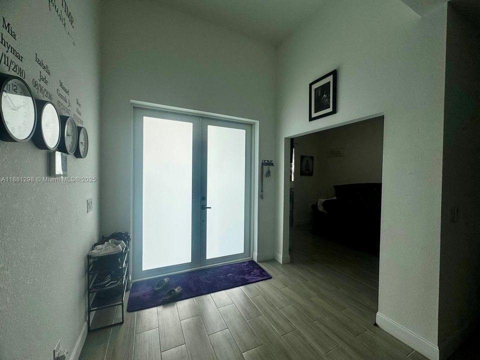 Recientemente alquilado: $2,200 (3 camas, 2 baños, 1630 Pies cuadrados)