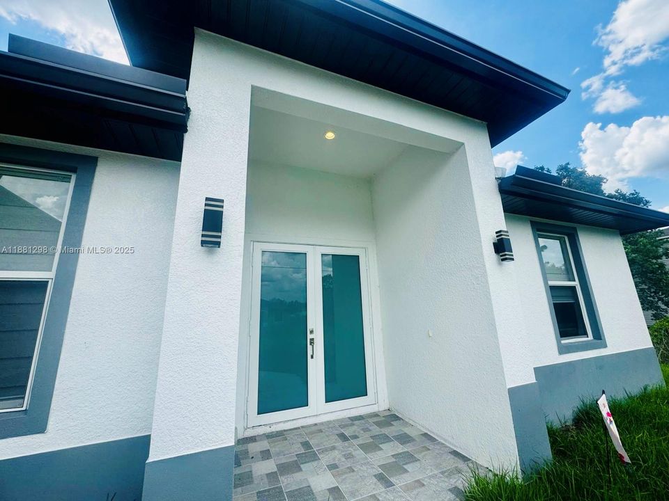 Recientemente alquilado: $2,200 (3 camas, 2 baños, 1630 Pies cuadrados)