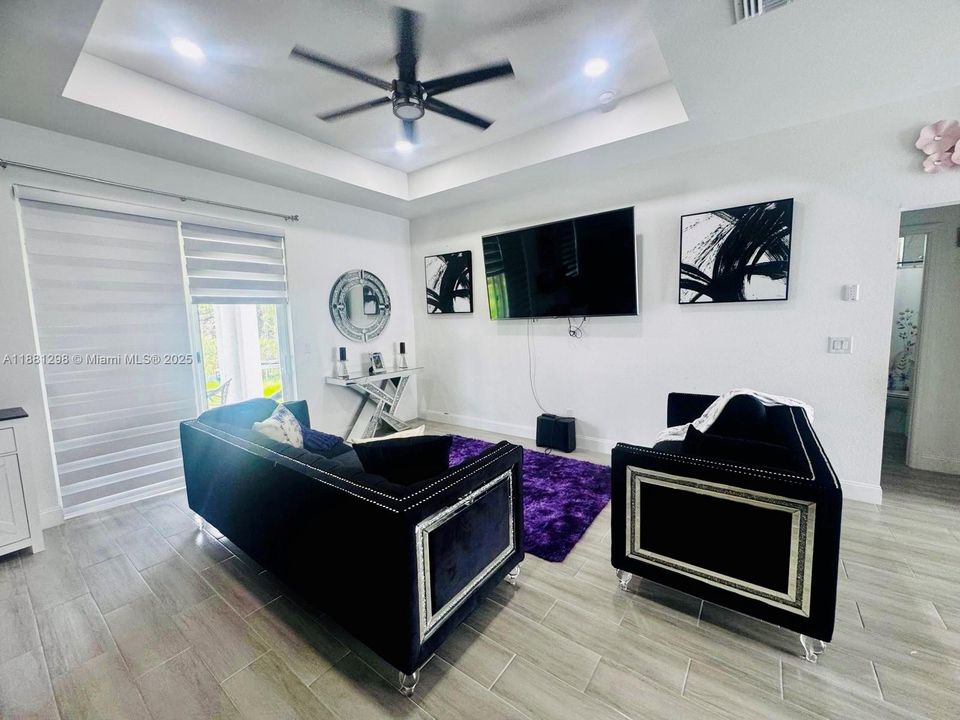 Recientemente alquilado: $2,200 (3 camas, 2 baños, 1630 Pies cuadrados)