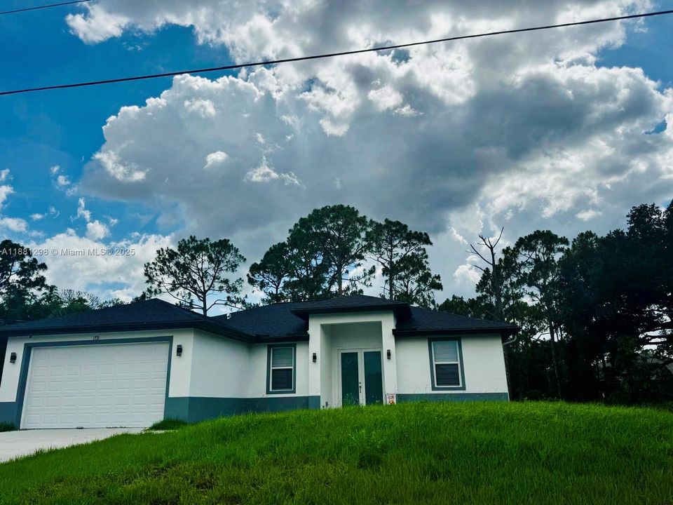 Recientemente alquilado: $2,200 (3 camas, 2 baños, 1630 Pies cuadrados)