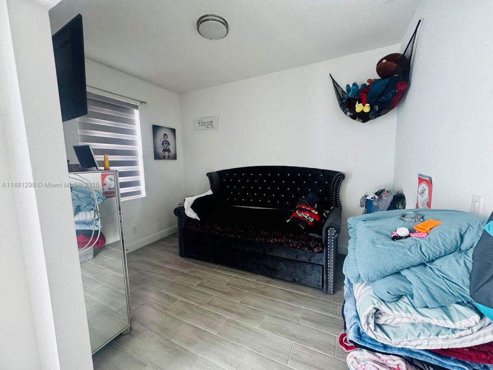 Recientemente alquilado: $2,200 (3 camas, 2 baños, 1630 Pies cuadrados)