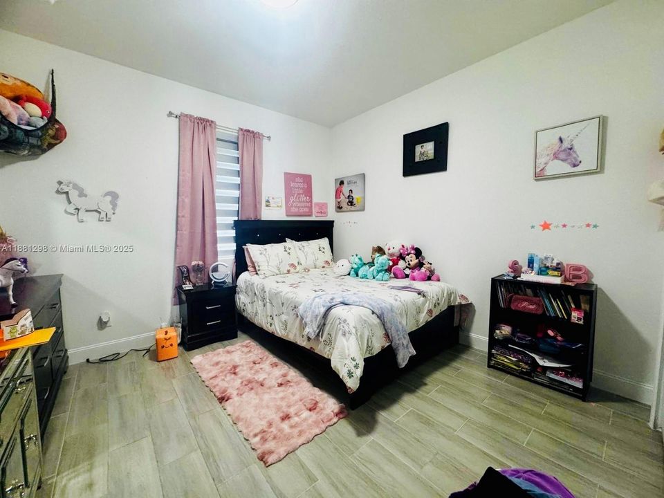 Recientemente alquilado: $2,200 (3 camas, 2 baños, 1630 Pies cuadrados)