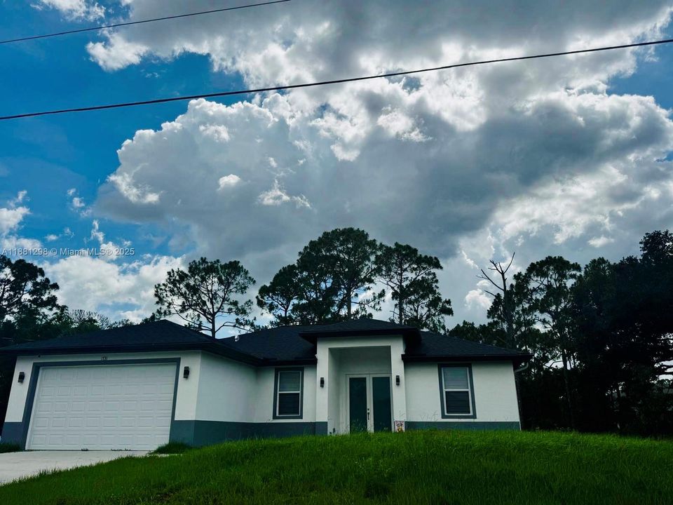 Recientemente alquilado: $2,200 (3 camas, 2 baños, 1630 Pies cuadrados)