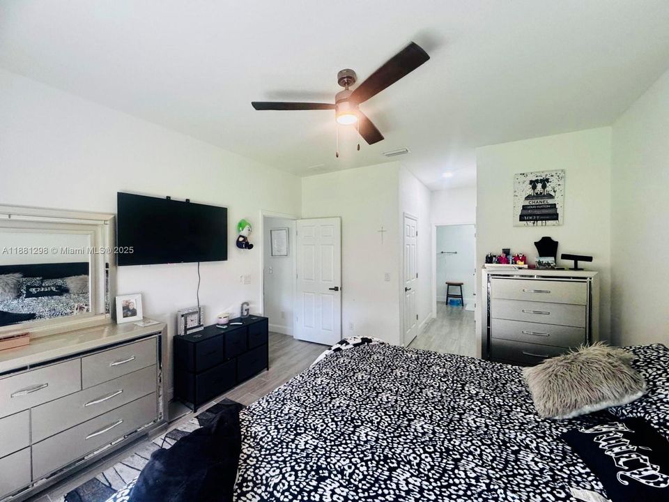 Recientemente alquilado: $2,200 (3 camas, 2 baños, 1630 Pies cuadrados)