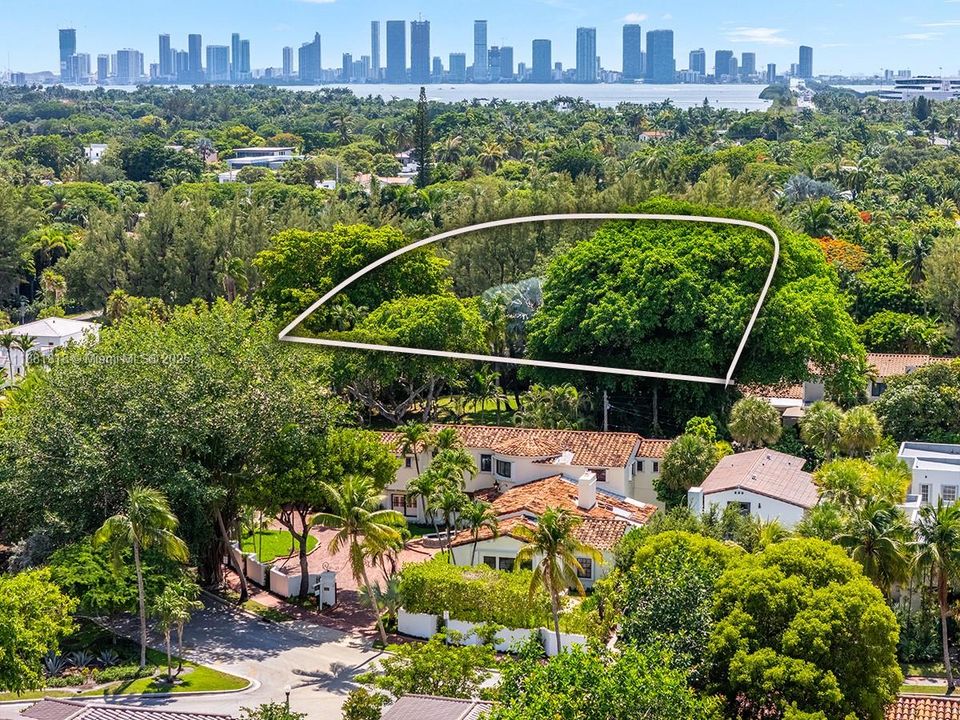 For Sale: $3,900,000 (0.30 acres)